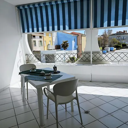 R02 - A Due Passi Dal Mare