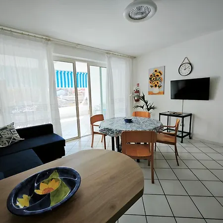 R02 - Porto Recanati: A Due Passi Dal Mare Апартаменты *