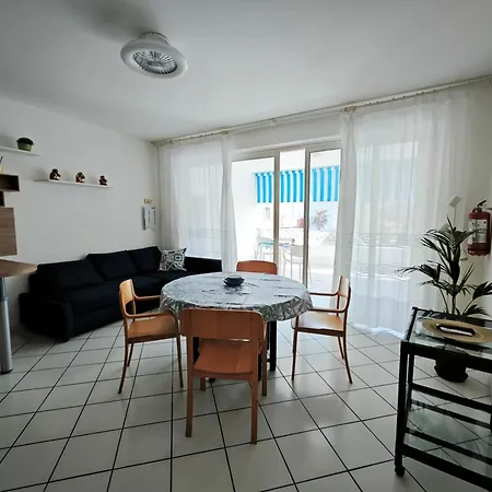 R02 - Porto Recanati: A Due Passi Dal Mare